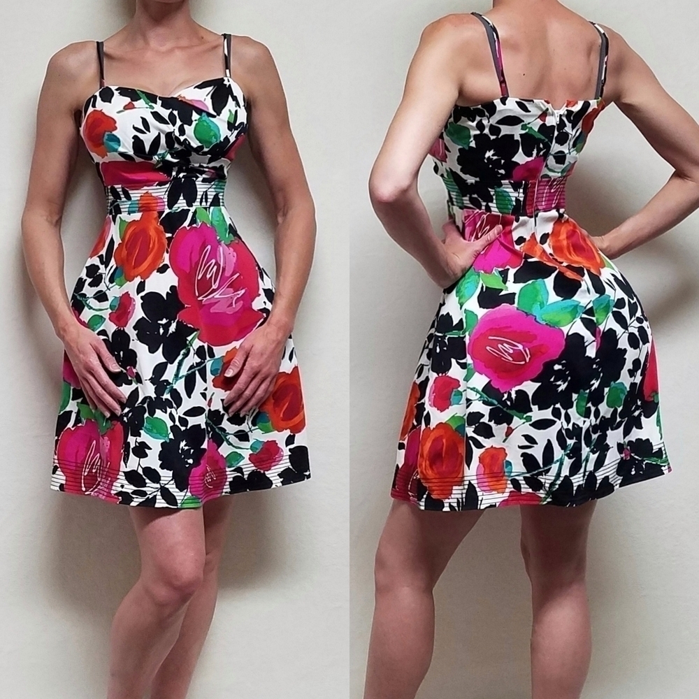 B. Smart Abstract Watercolor Floral Sweetheart V-neck Pin-up A-line Mini Dress